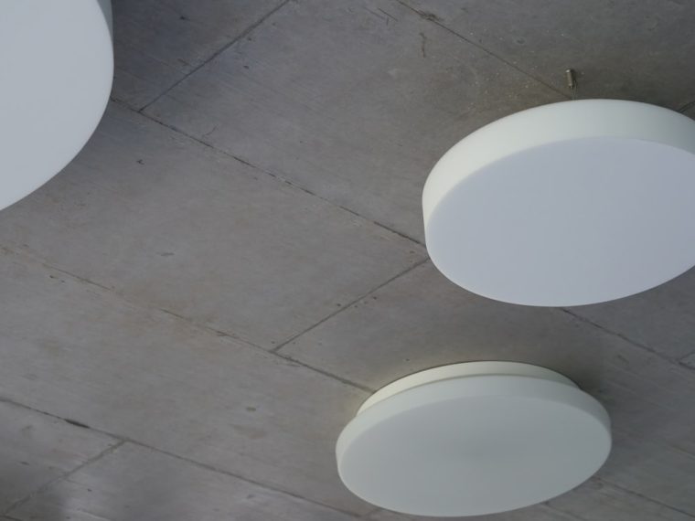Photo ceiling lighting