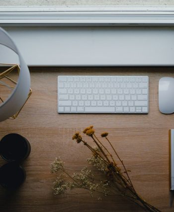 Photo energy efficient flower table lamp workspace