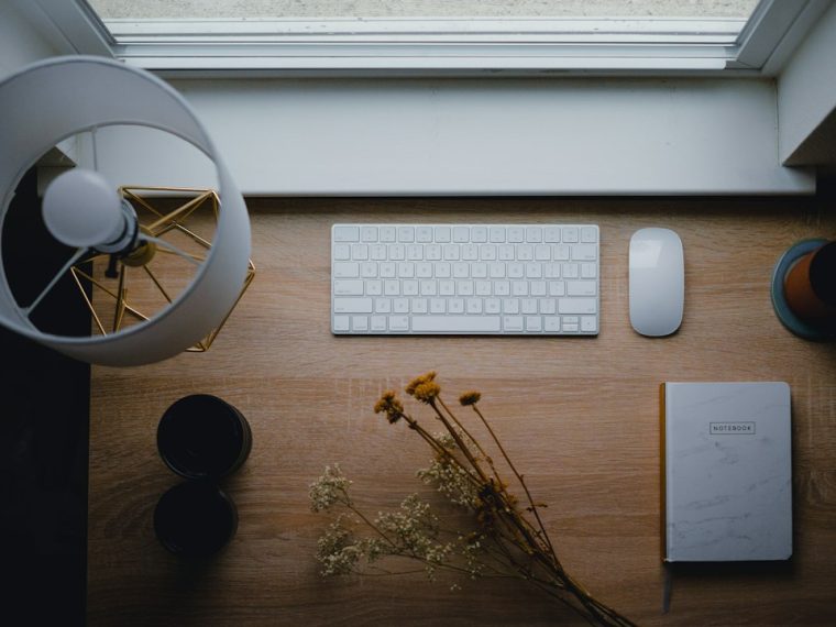 Photo energy efficient flower table lamp workspace